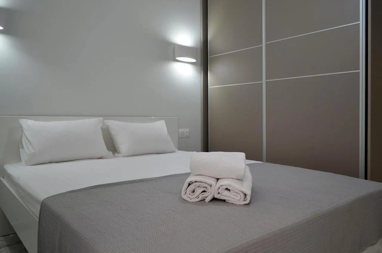 סלוניקי Ippokratio Luxury Apartment יוון